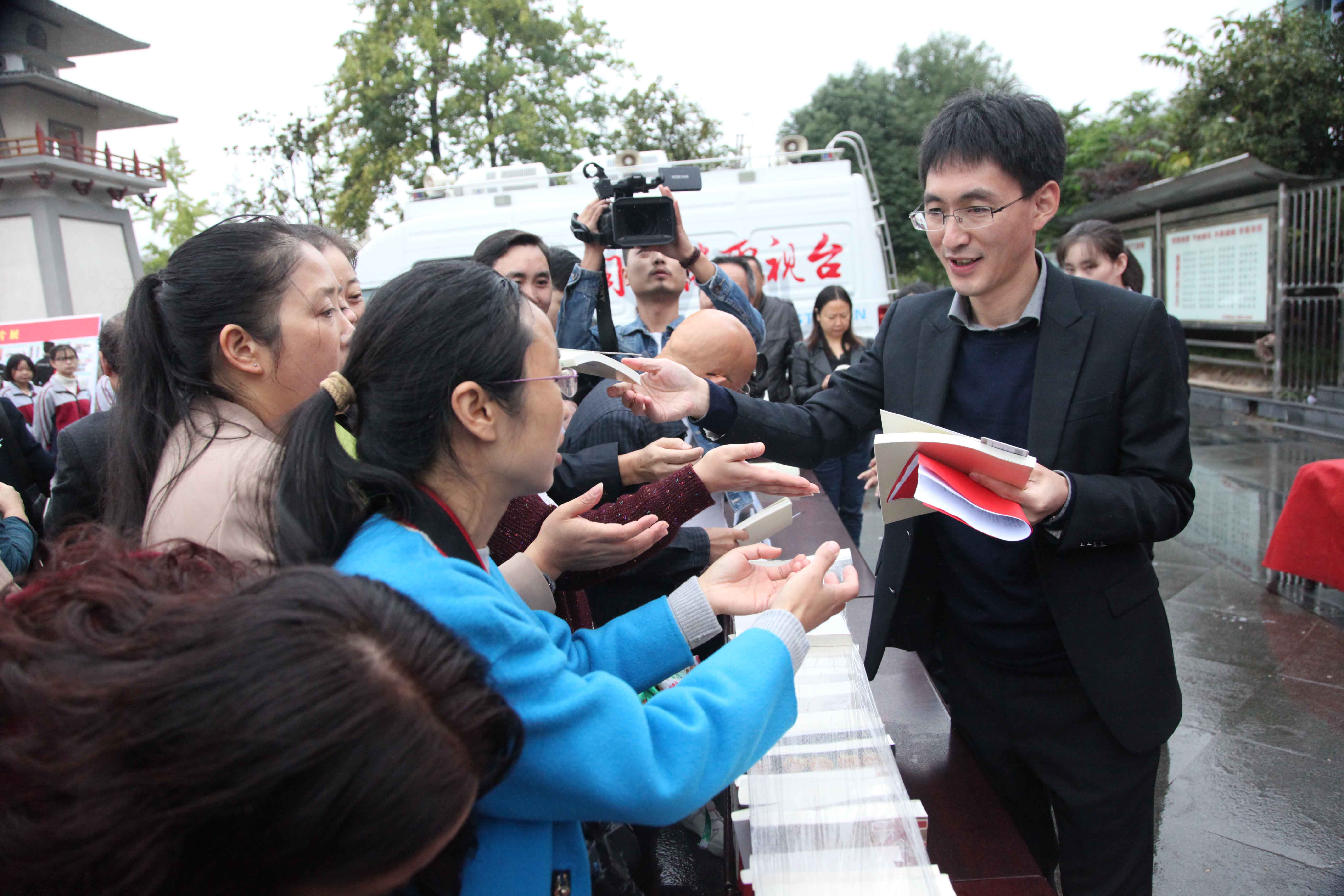 �����أ����Ķ��������飬���Ļ��������